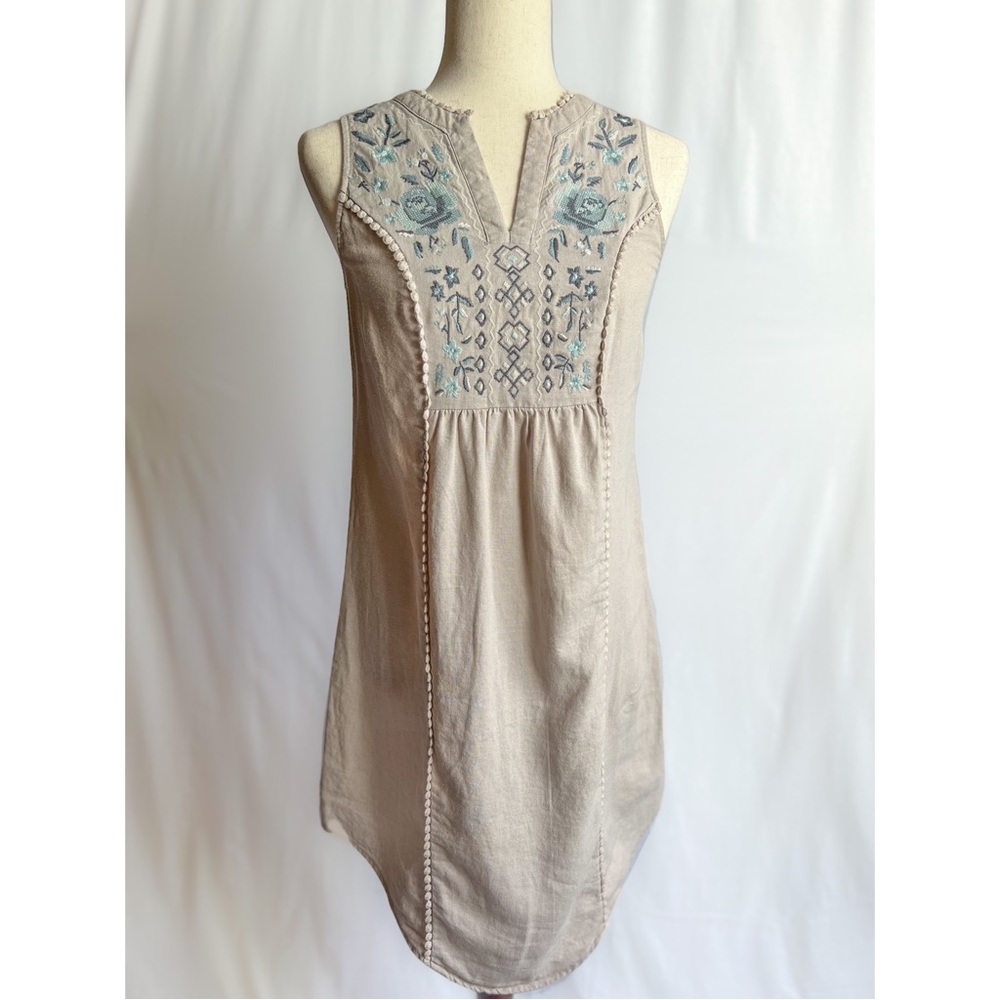 Knox Rose XS V Neck Sleeveless Tan Blue Embrodiered Dress